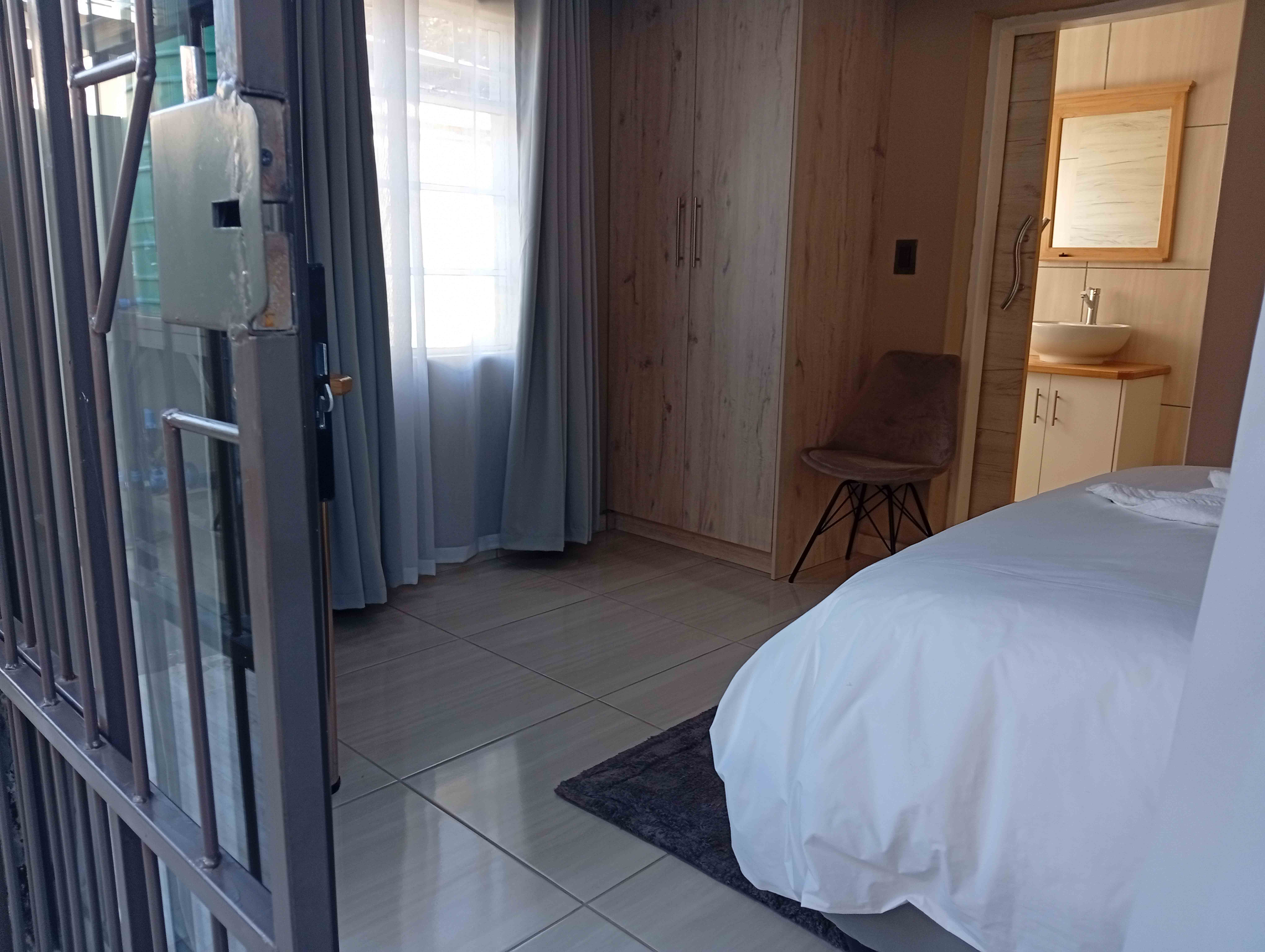 Room 7 (Ensuite - Fully furnished)
