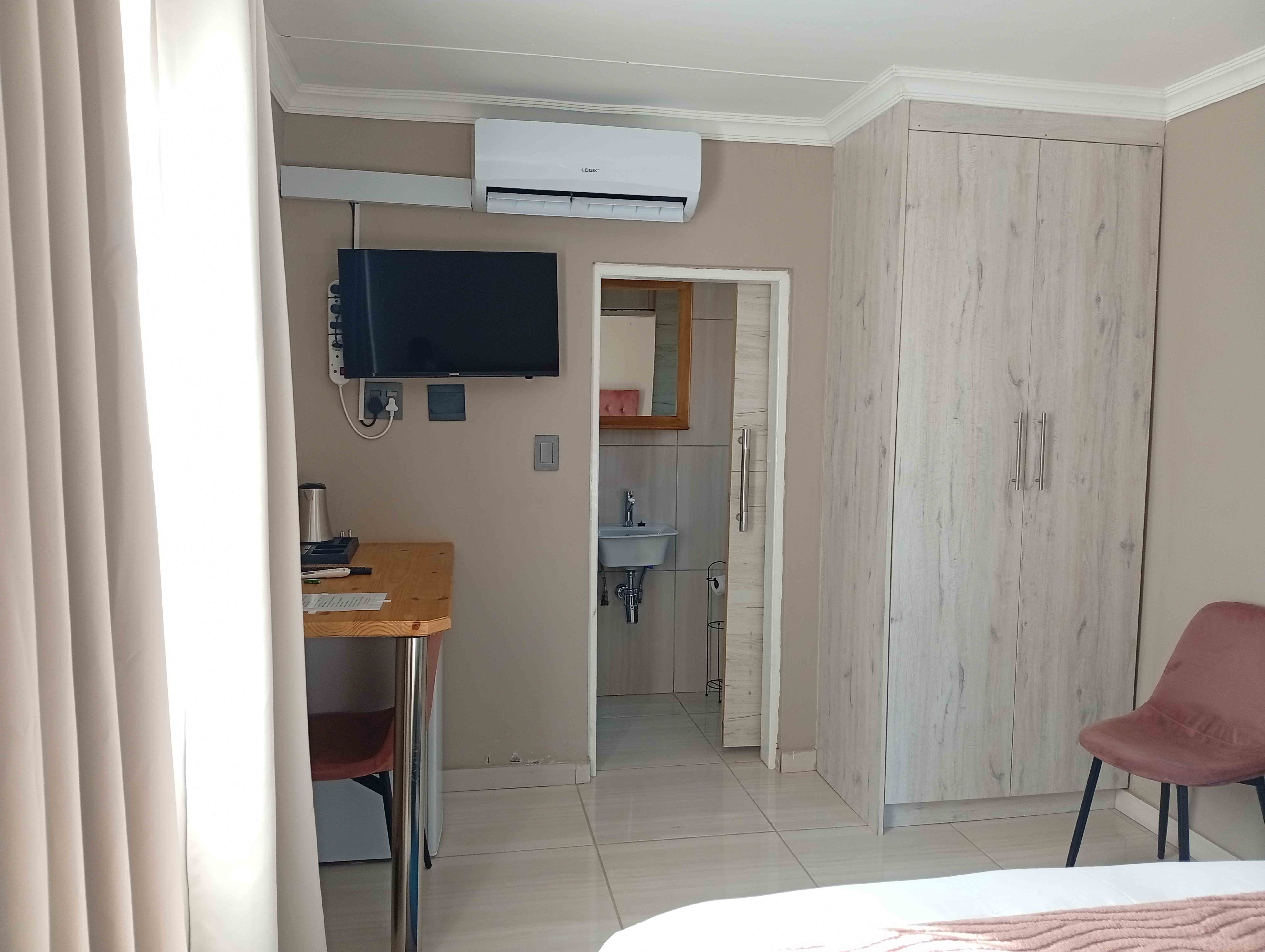 Room 6 images